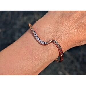 Navajo Single Wavy Band Copper Bracelet Bear Designs Jewelry size 6.75in